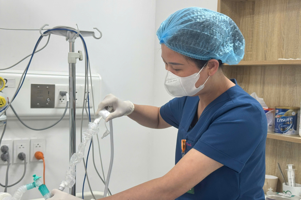 Nữ điều dưỡng chia sẻ 12 năm ở nơi 'nóng' nhất viện