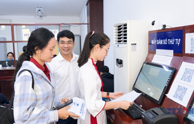 77 nhân sự và cú chuyển thần tốc 7 ngày để phục vụ 80% thủ tục hành chính