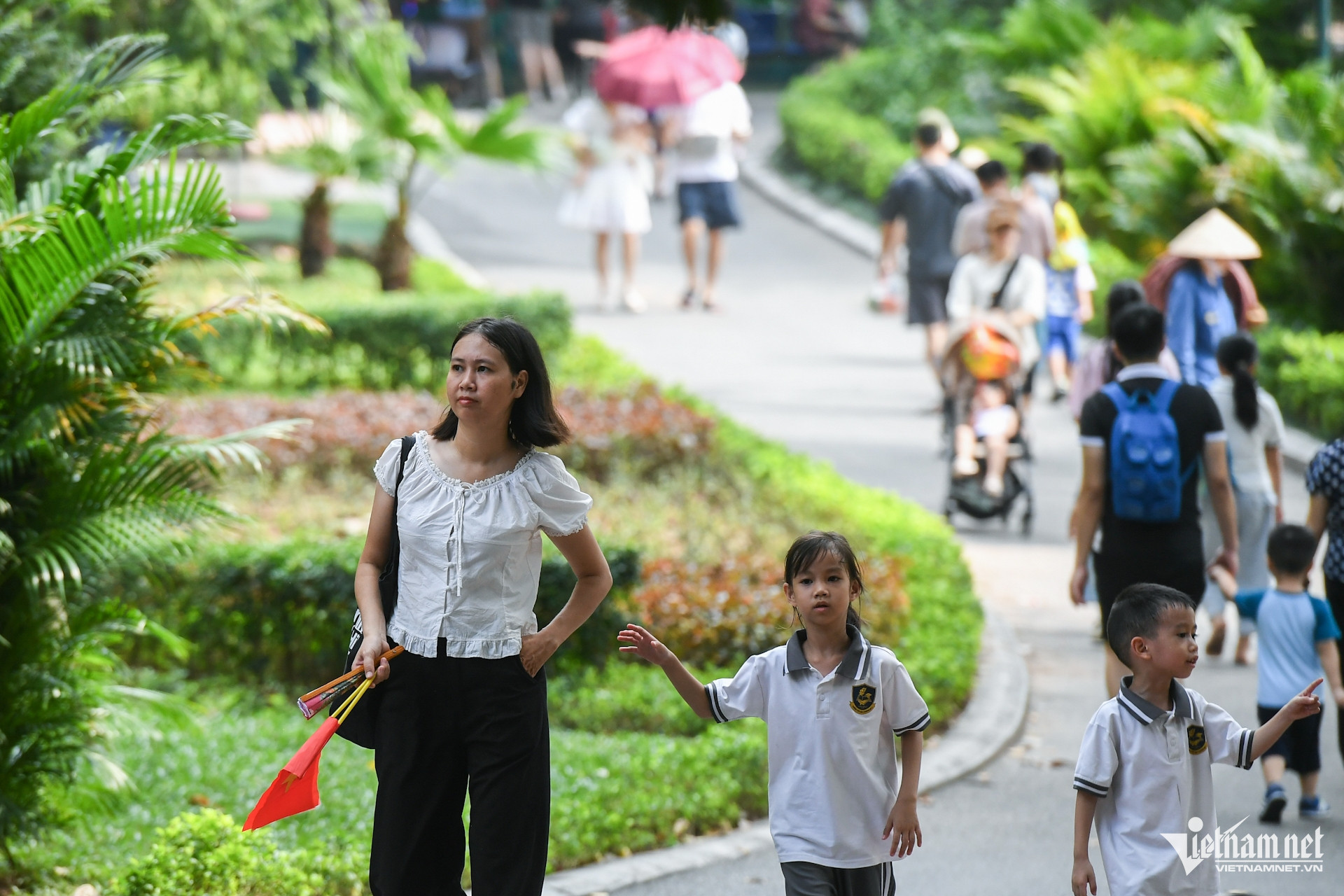 https://static-images.vnncdn.net/vps_images_publish/000001/000003/2026/10/26/w-cong-vien-thu-le-7jpg-918.jpg