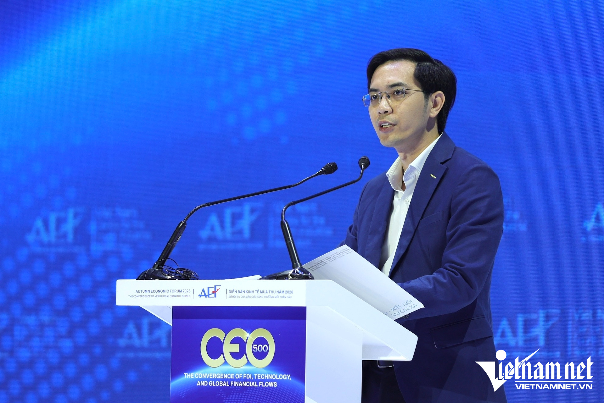 W-diễn đàn.jpg