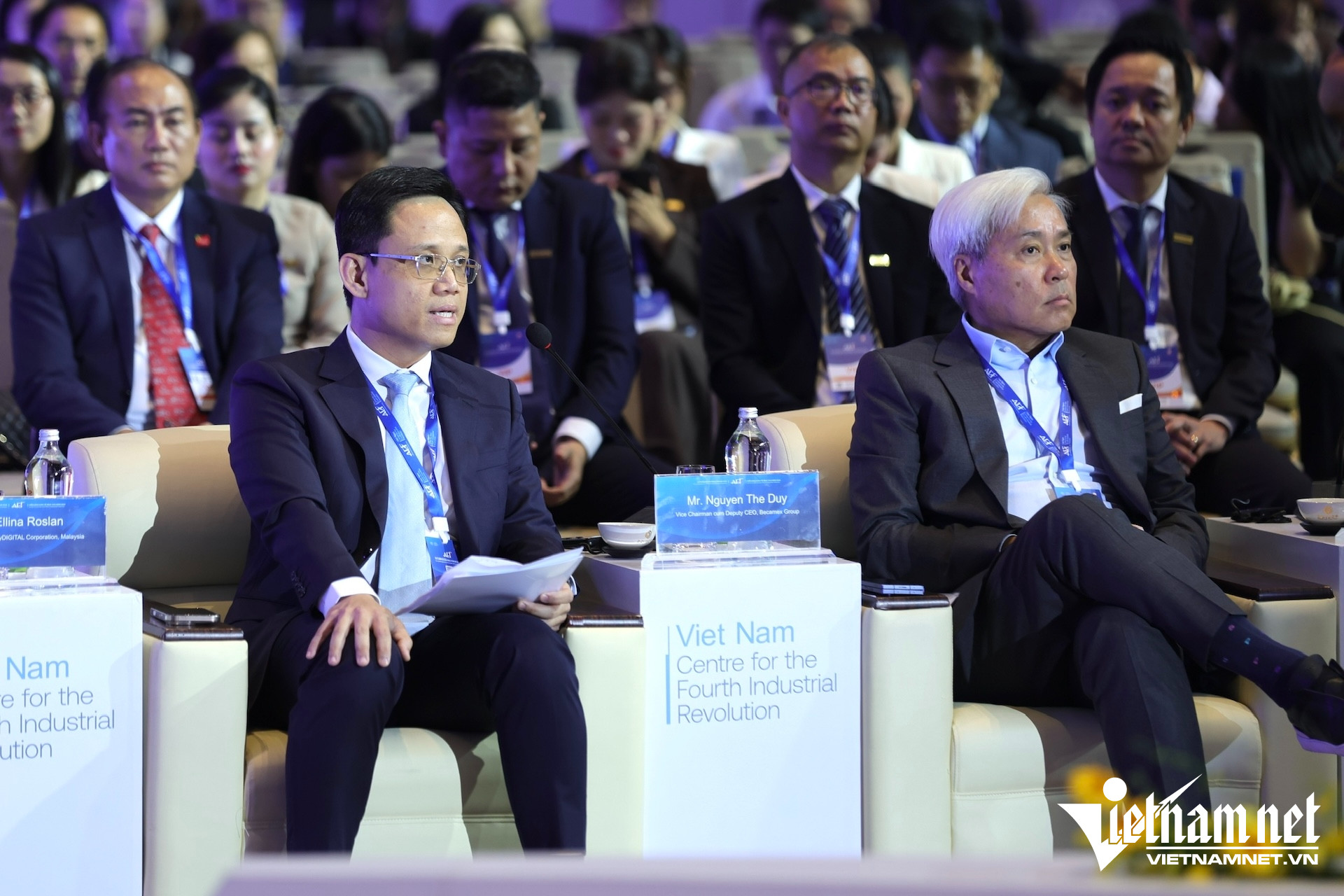 W-diễn đàn kinh tế mùa thu .jpg