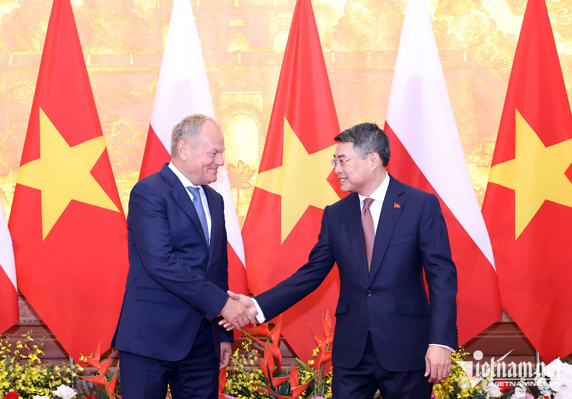 W-Thủ tướng Lê Minh Hưng chủ trì lễ đón Thủ tướng Ba Lan.jpg