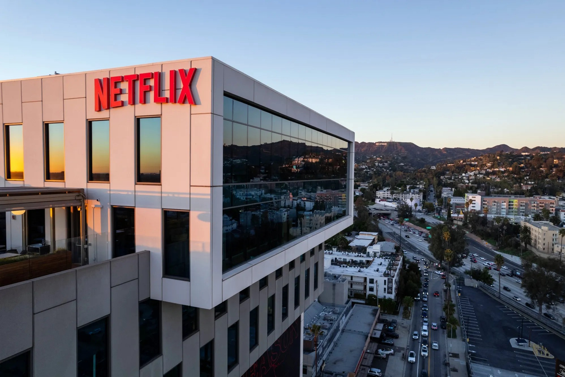 Netflix sa thải gần 1.000 nhân sự và hai lãnh đạo cấp cao