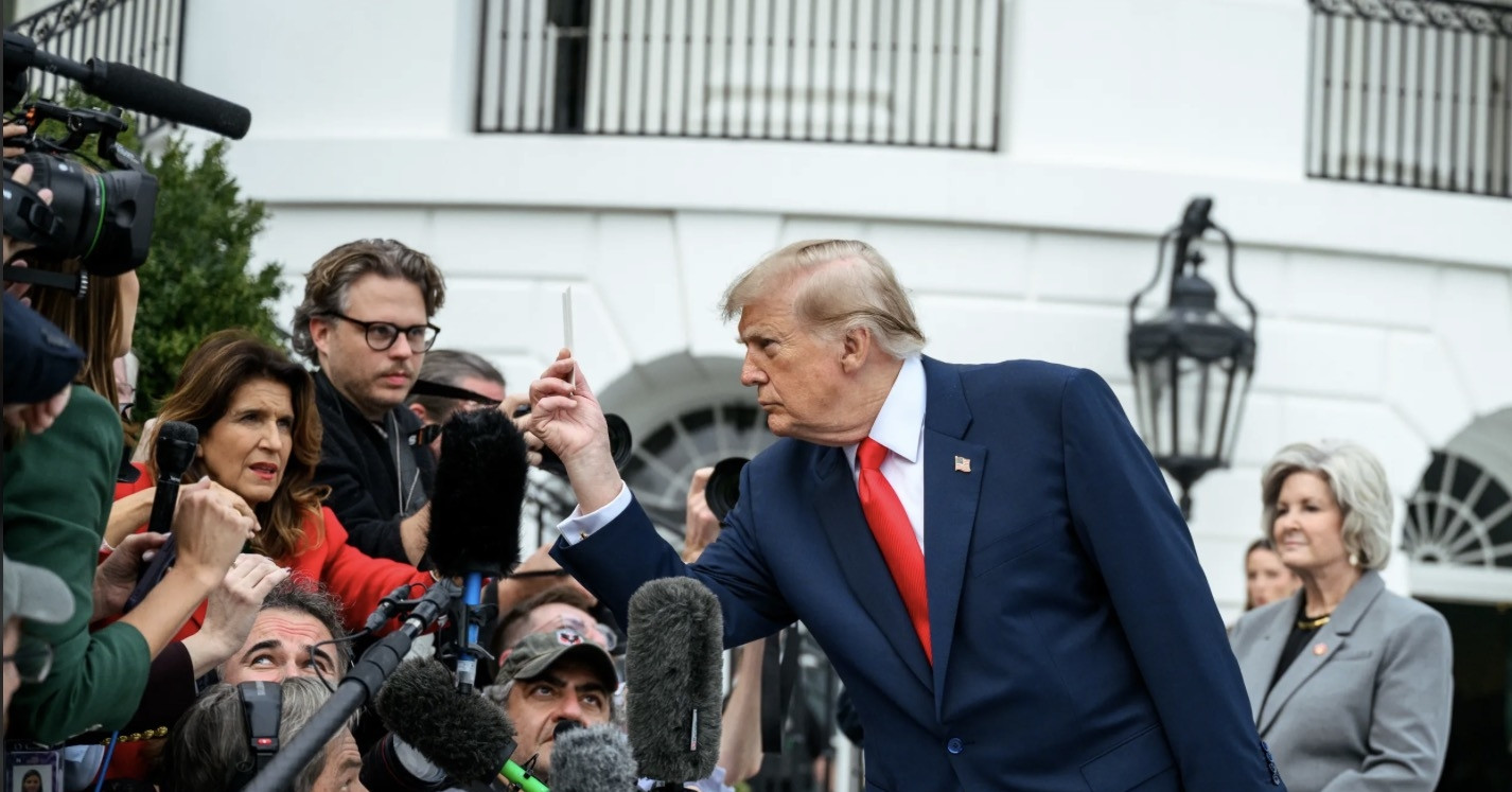 Ông Trump nói tu sửa Nhà Trắng có tác dụng thư giãn