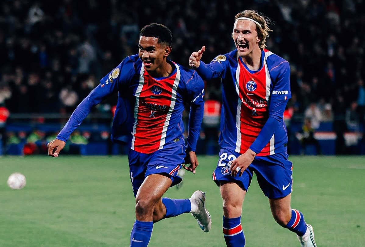 PSG đánh bại Lyon, chiếm đỉnh bảng Ligue 1