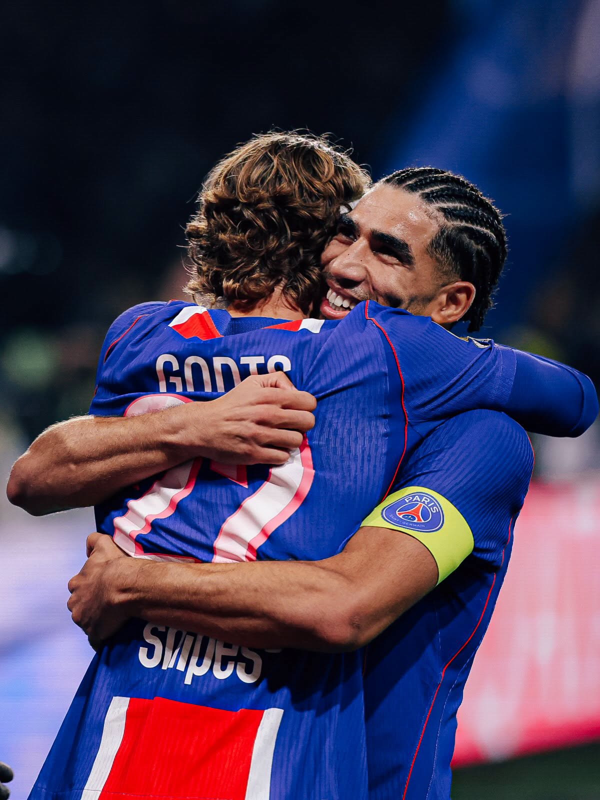 https://static-images.vnncdn.net/vps_images_publish/000001/000003/2026/10/27/psg-vs-lyon-107.jpeg
