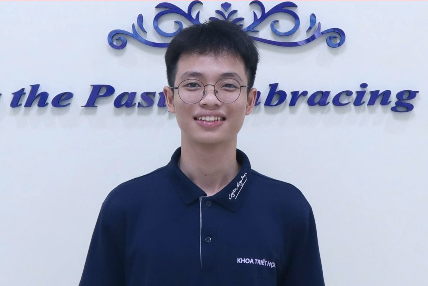 Từng 'lỡ hẹn' với giảng đường, nam sinh thi lại, tốt nghiệp thủ khoa Nhân văn