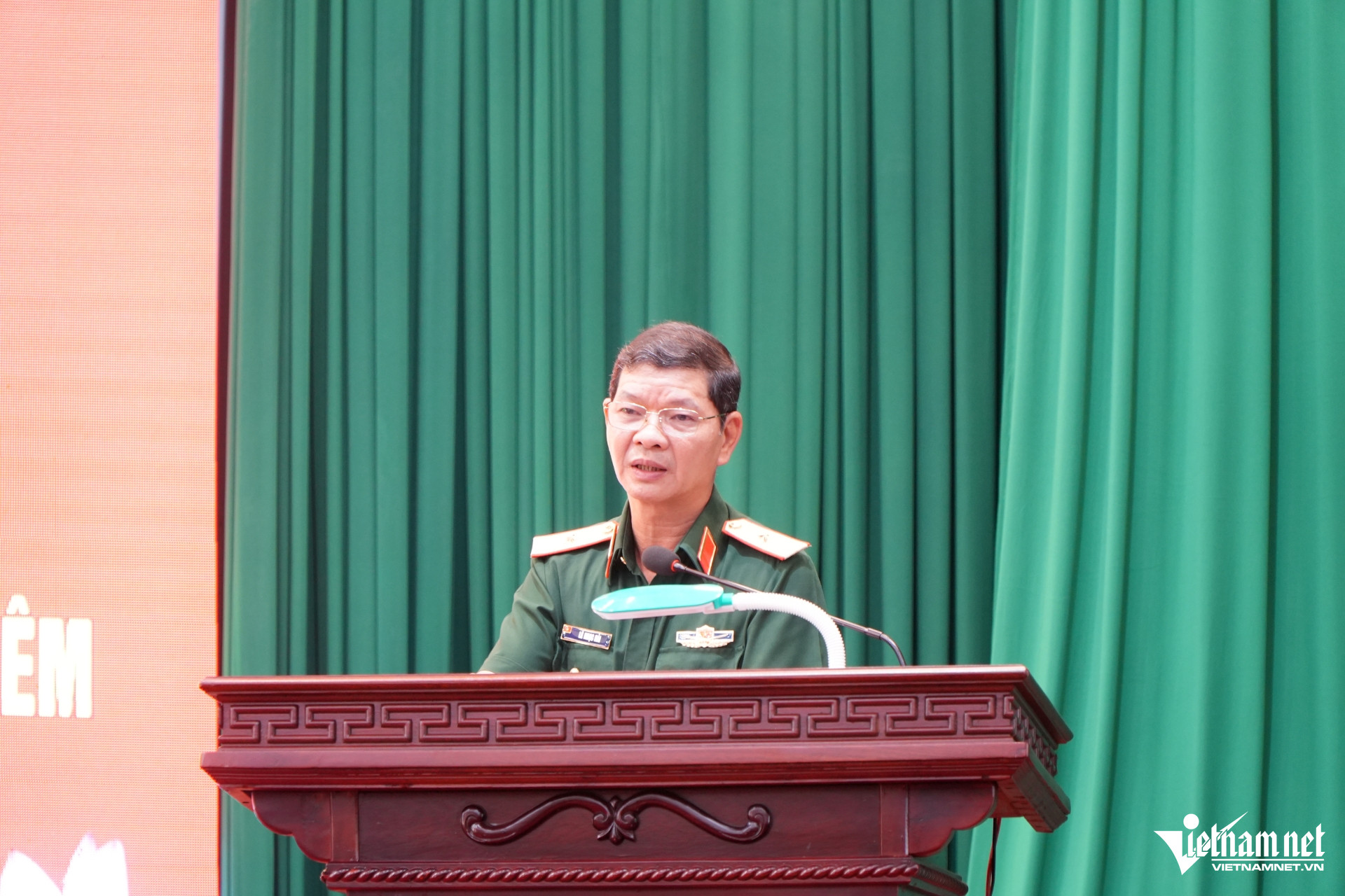 W-hai cot lie si.jpg