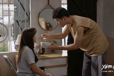 'Xóm nhỏ' tập 5: Phong bị bắt quả tang khi đang chăm sóc Trâm