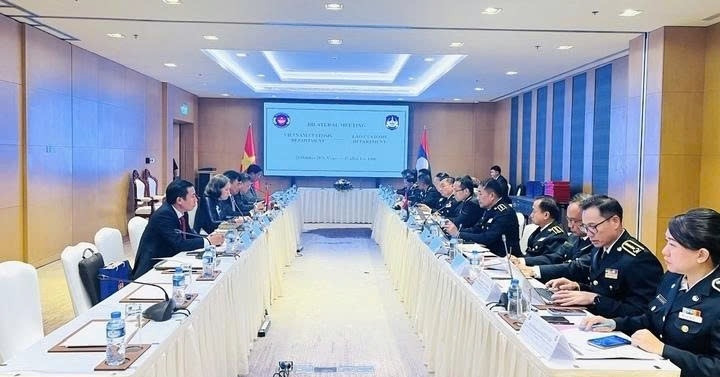 Hải quan Việt Nam - Lào: Siết chống buôn lậu, tạo thuận lợi cho doanh nghiệp