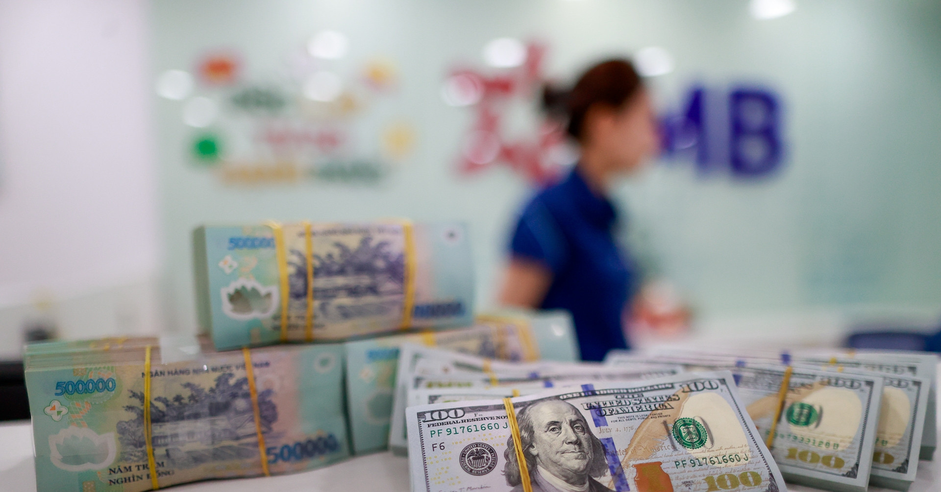 Lãi suất ngân hàng hôm nay 28/10/2026: Ưu đãi tới 8,2%/năm cho kỳ hạn 6 tháng