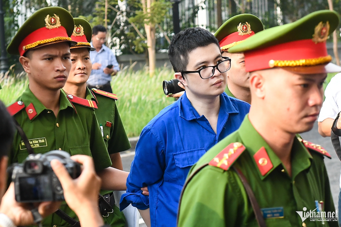 Nhà đầu tư khóc kể chuyện khốn cùng và thu nhập 'khủng' của nhân viên Mr Pips