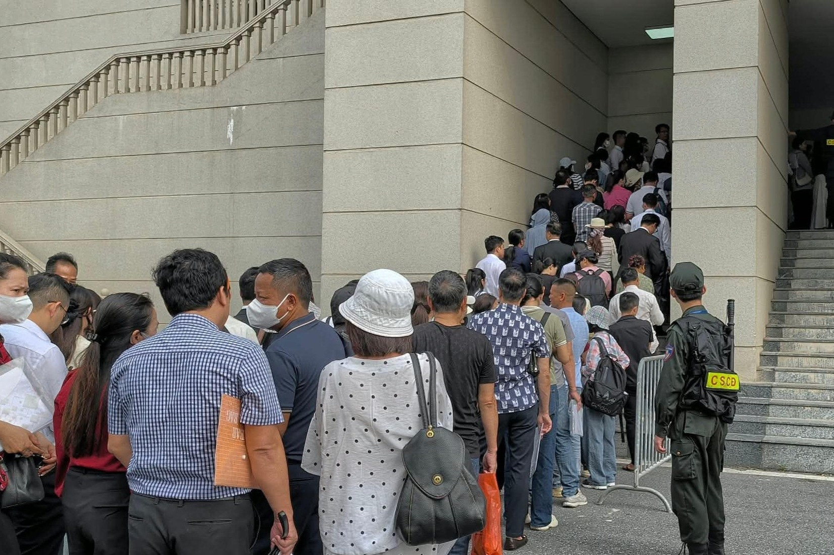 Nữ bị hại vụ Mr Pips khai bị 20 côn đồ đến nhà 'truy sát', phải trốn ra nước ngoài