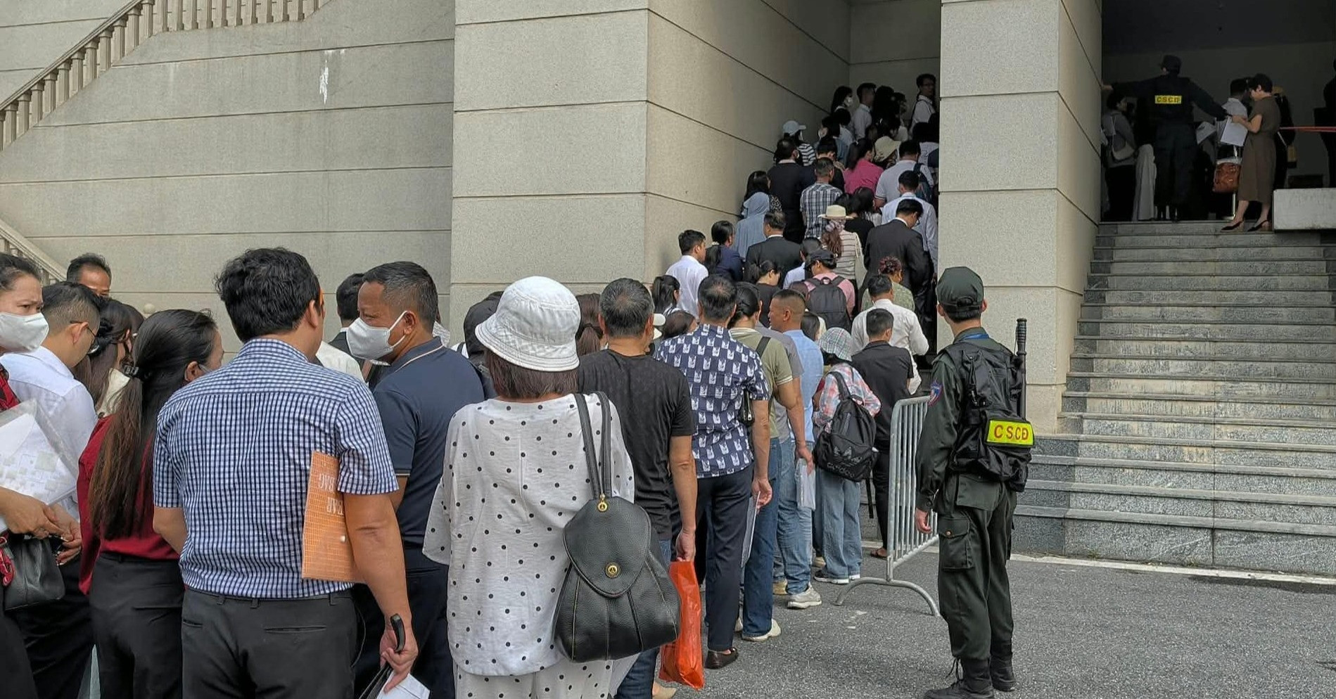 Nữ bị hại vụ Mr Pips kể bị 20 côn đồ đến nhà &amp;apos;truy sát&amp;apos;, phải trốn ra nước ngoài