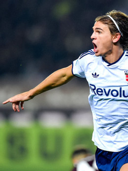 https://static-images.vnncdn.net/vps_images_publish/000001/000003/2026/10/28/torino-vs-como-4-140.jpeg