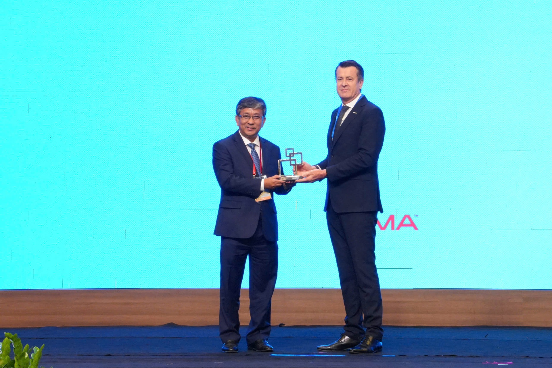 trao giai GSMA.jpg