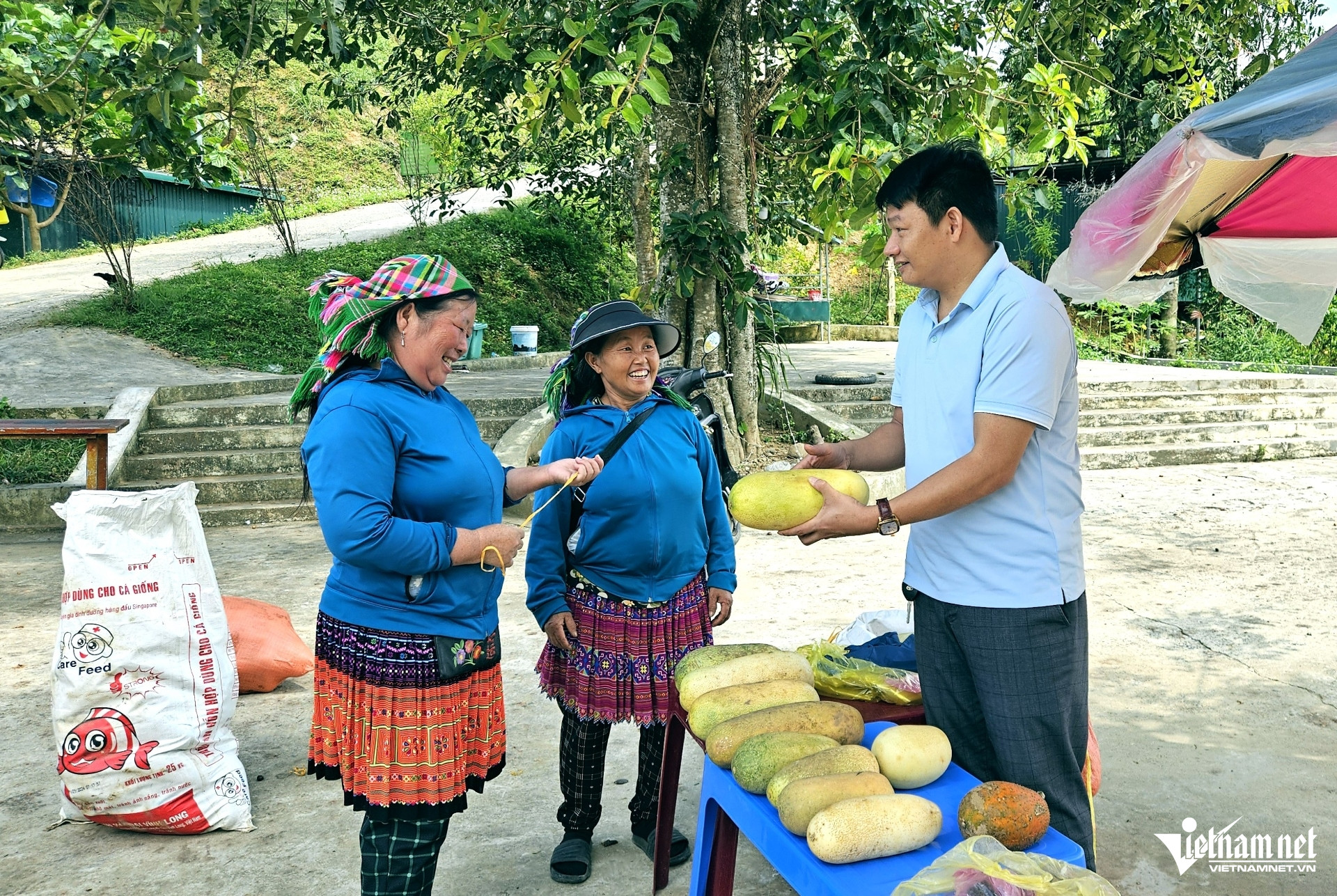 W-a6Thanh Hóa giúp người dân.jpg
