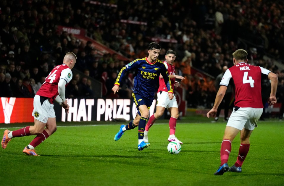 www_thesun_co_uk aaron loupalo bi fleetwood town 1118883957.jpg