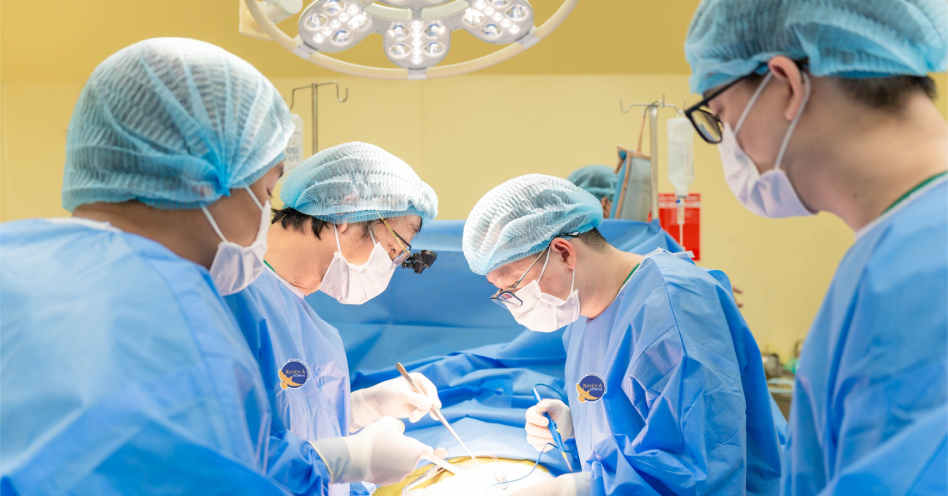 Cha mẹ không thể hiến thận, em trai quyết định cứu anh