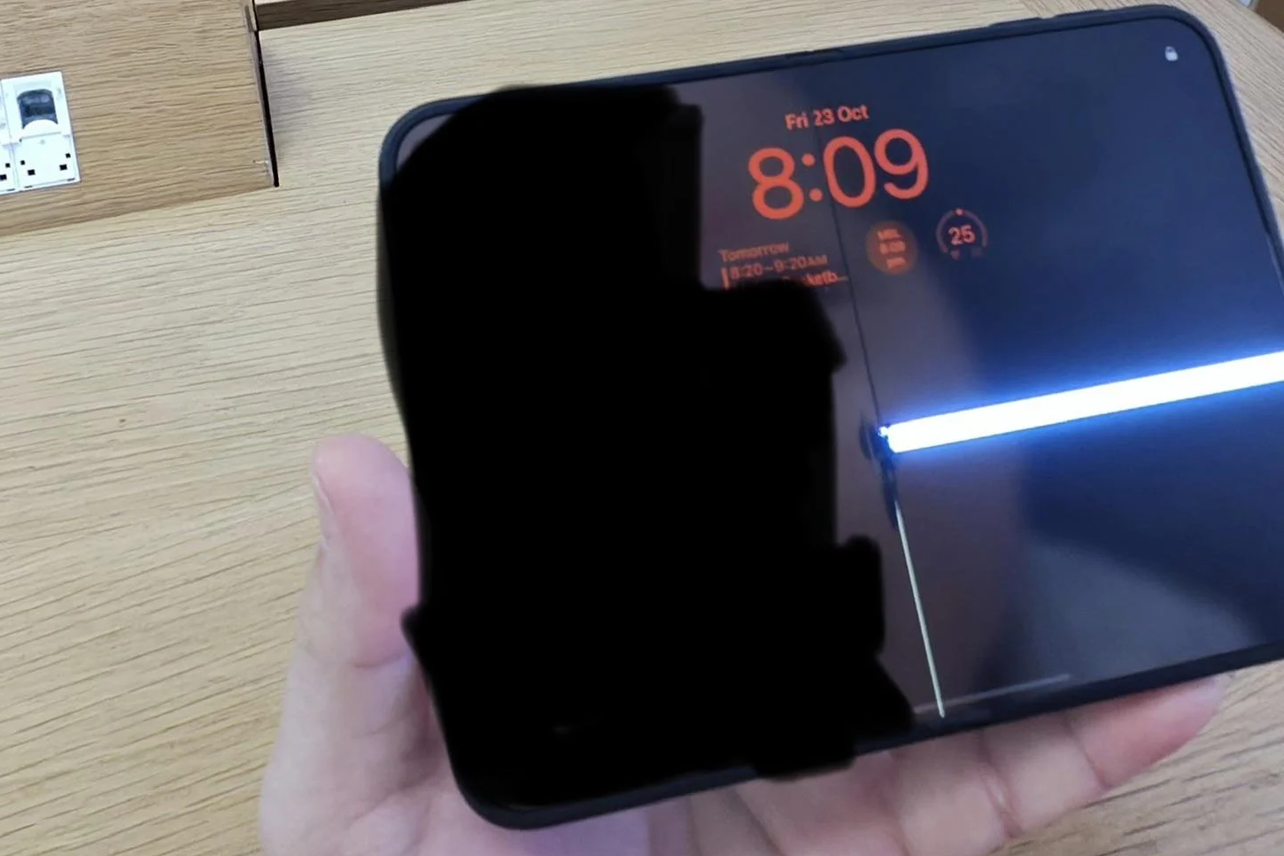 iPhone Duo lỗi nứt màn hình: Có nên mua AppleCare+ để tránh mất trắng 1.000 USD?