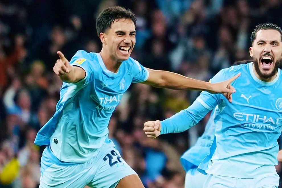 Man City thắng thẹt thở Brighton trên chấm luân lưu