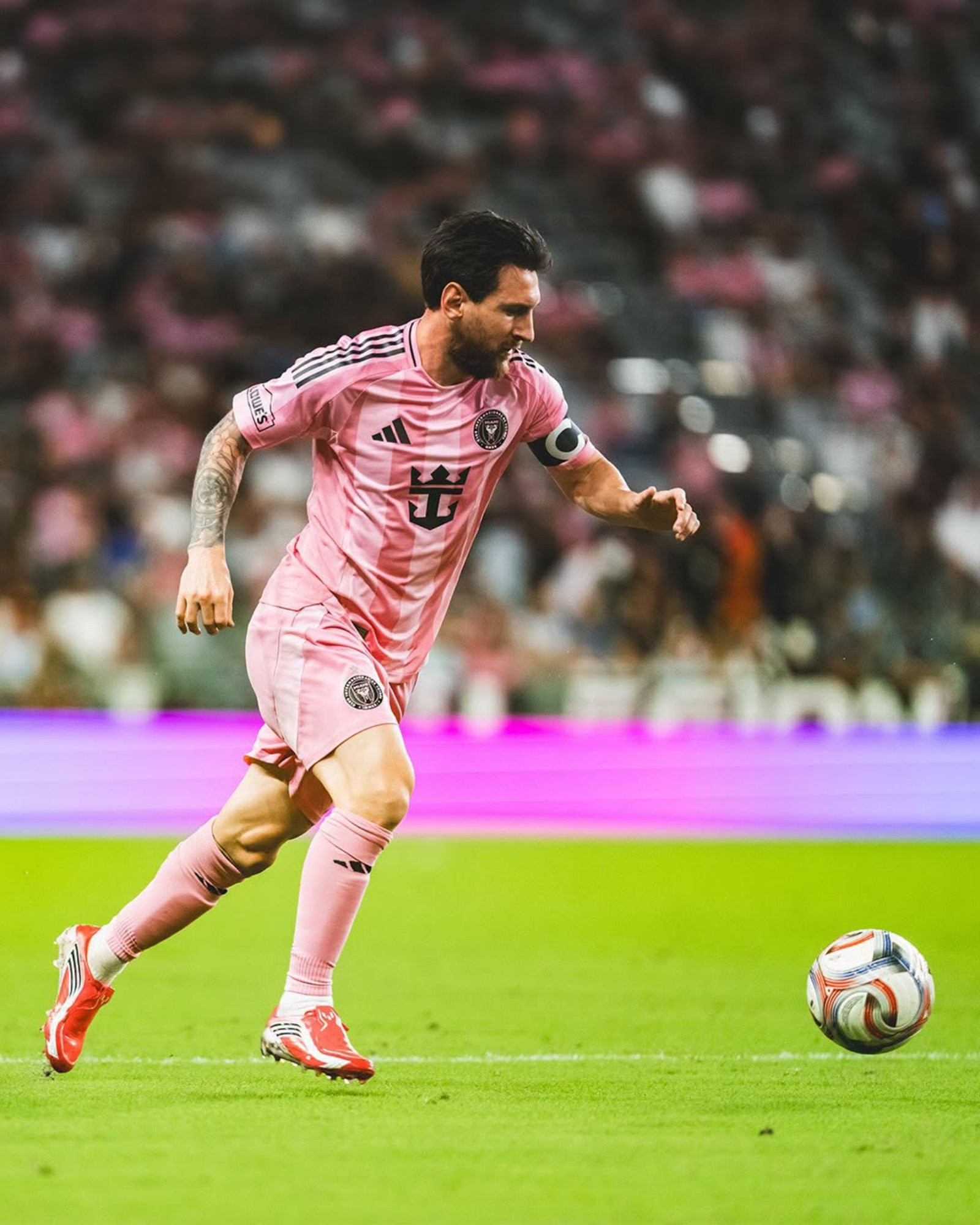 https://static-images.vnncdn.net/vps_images_publish/000001/000003/2026/10/29/messi-inter-miami-664.jpeg