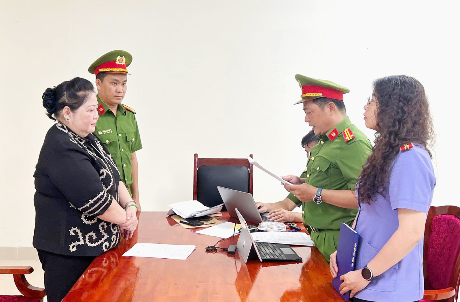 thoi su 30 10.jpg