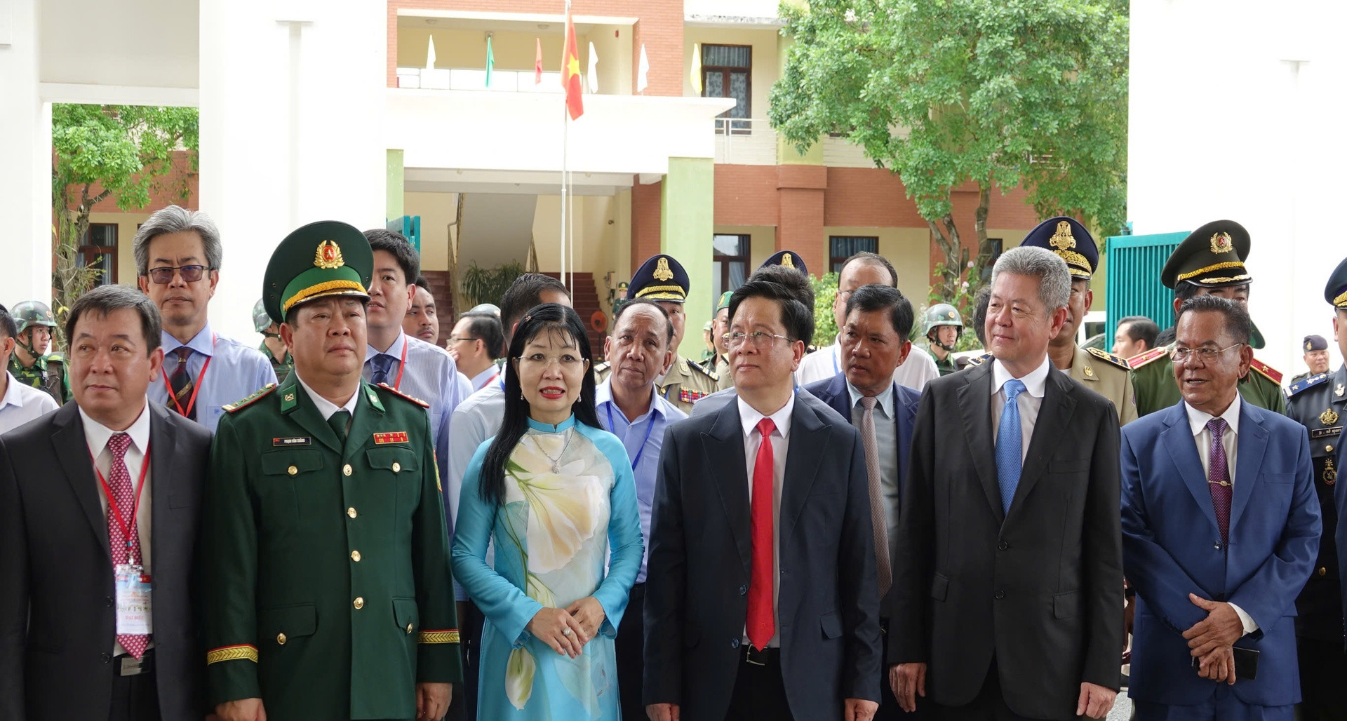 Khai trương cặp cửa khẩu An Giang - Campuchia, hướng tới 1,2 tỷ USD hàng hóa