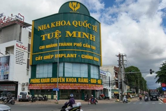 Nha khoa Quốc tế Tuệ Minh bị phạt 300 triệu đồng, đình chỉ 2 cơ sở