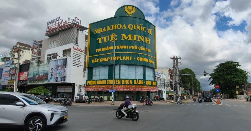 Nha khoa Quốc tế Tuệ Minh bị phạt 300 triệu đồng, đình chỉ 2 cơ sở