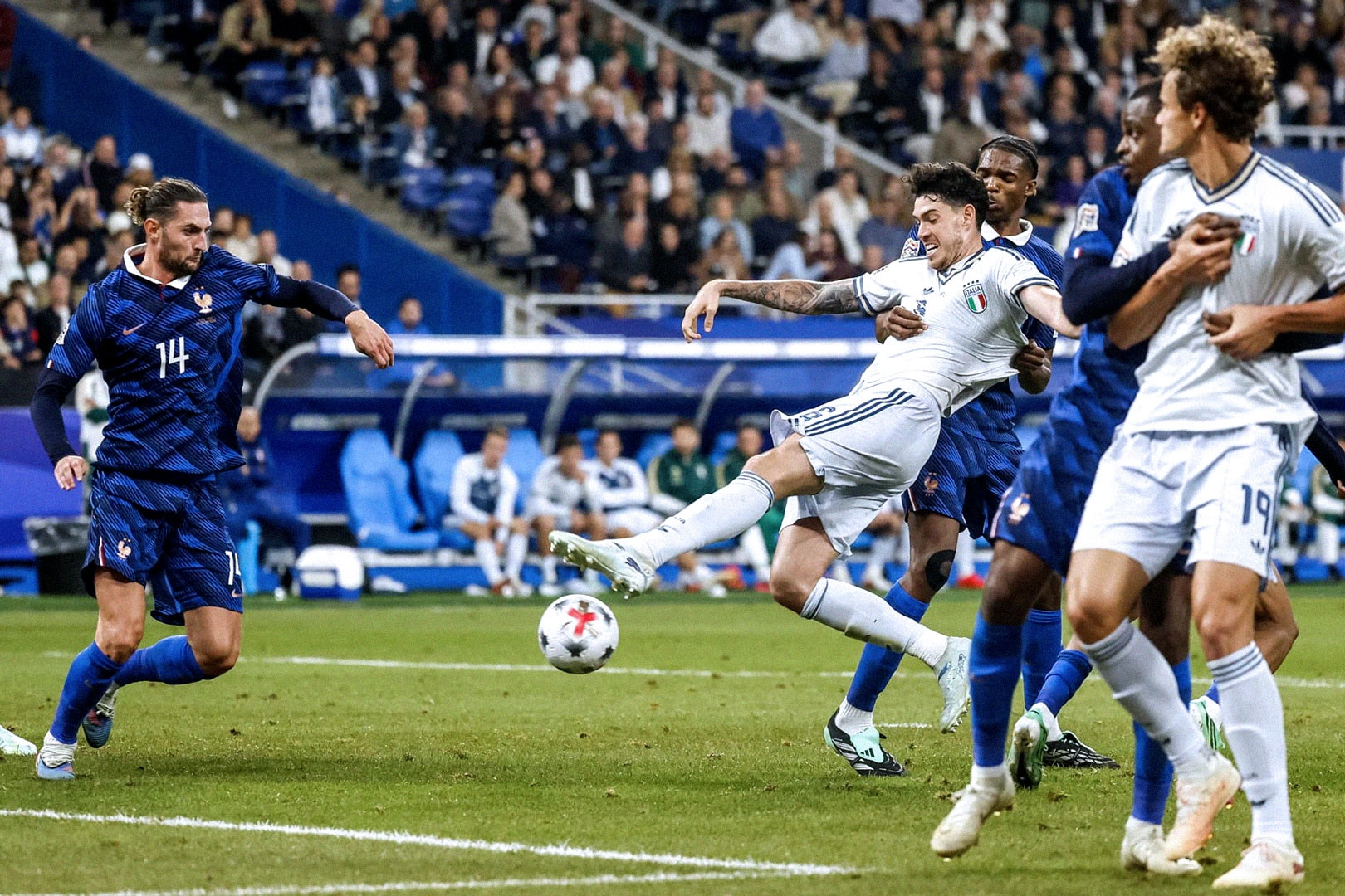 Pháp hòa Italia 1-1: Kẻ 'phá bĩnh' ngày về của Zinedine Zidane