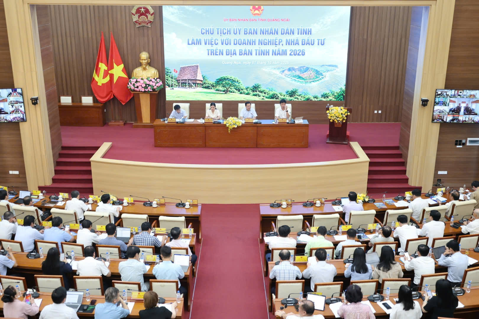 Quảng Ngãi phê bình 17 chủ tịch xã vì dự họp không nghiêm túc