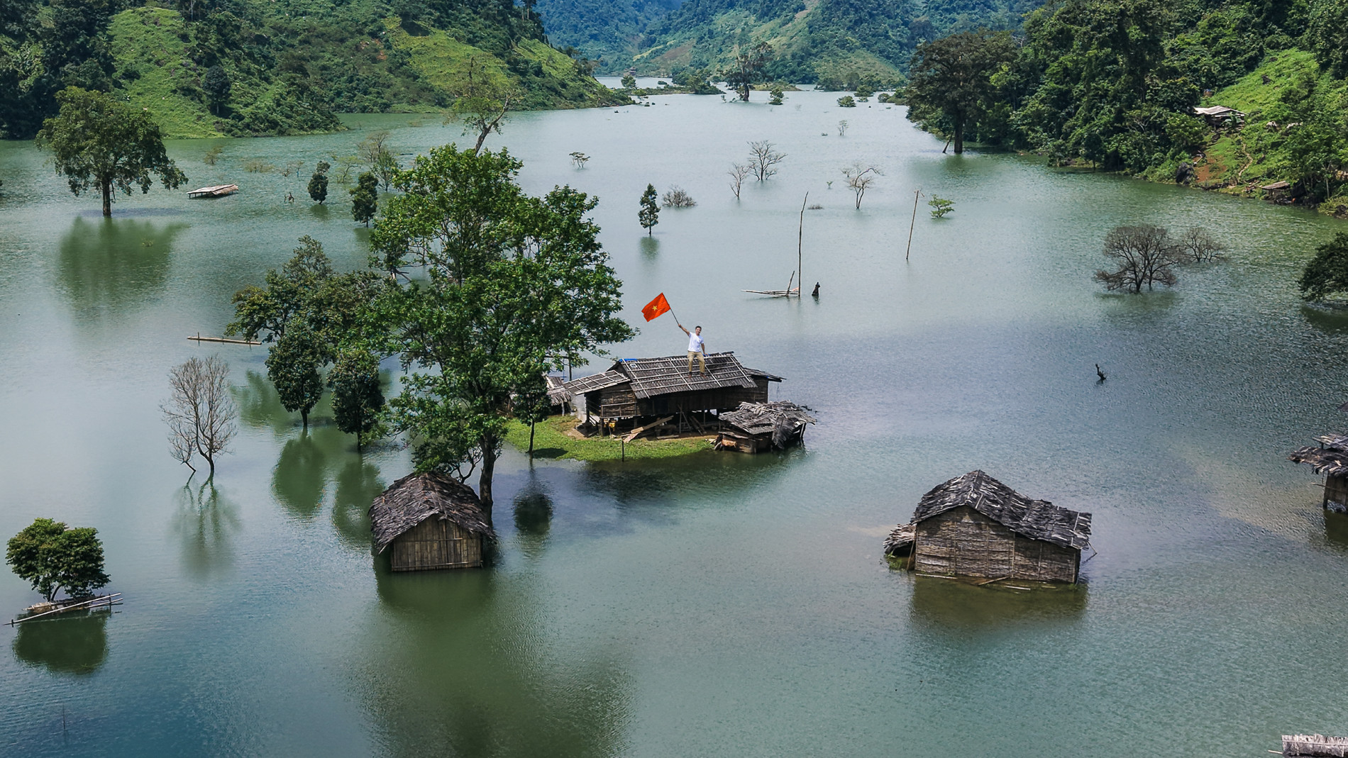 https://static-images.vnncdn.net/vps_images_publish/000001/000003/2026/10/3/ta-phinh-1518.jpg