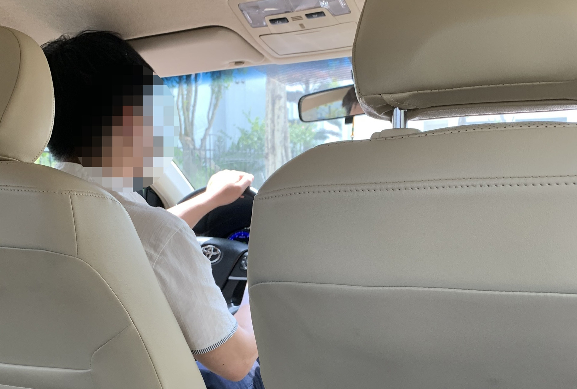 Từng trách bố mẹ quá nghiêm khắc, gần 40 tuổi tôi mới hiểu một điều