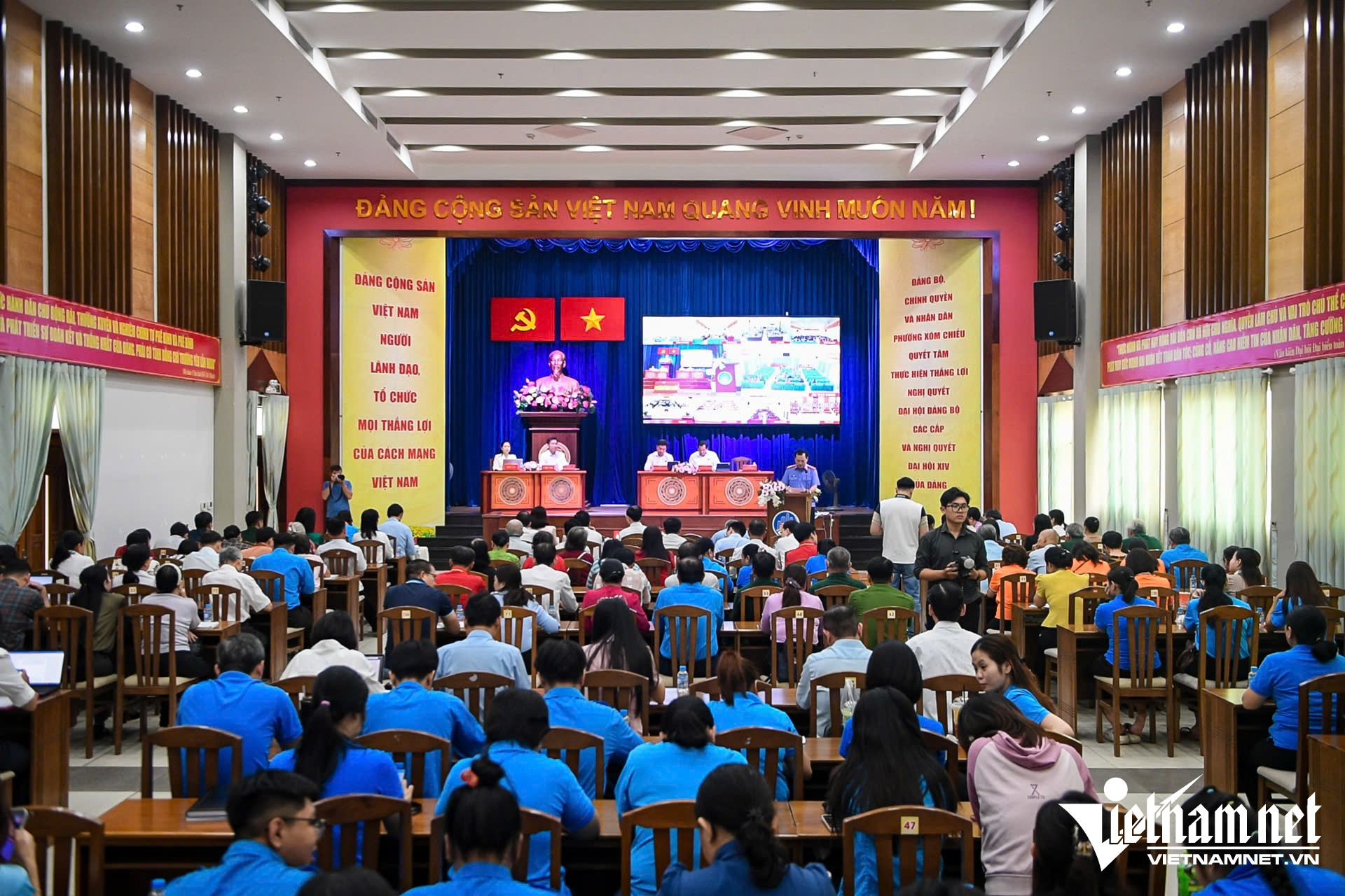 W-Tiếp xúc cử tri TPHCM.jpg