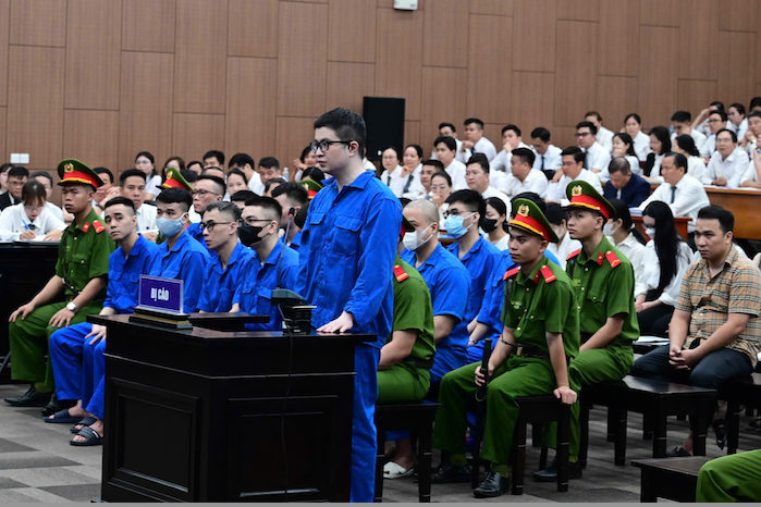 Bố Mr Pips khai lý do đưa 100.000 USD cho cựu cán bộ công an