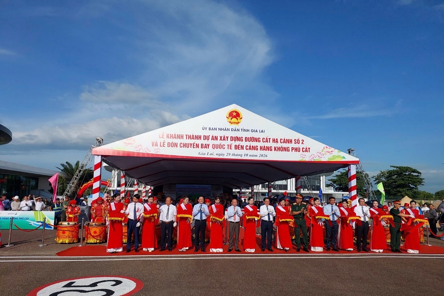 Gia Lai khánh thành đường cất hạ cánh số 2, đón chuyến bay quốc tế
