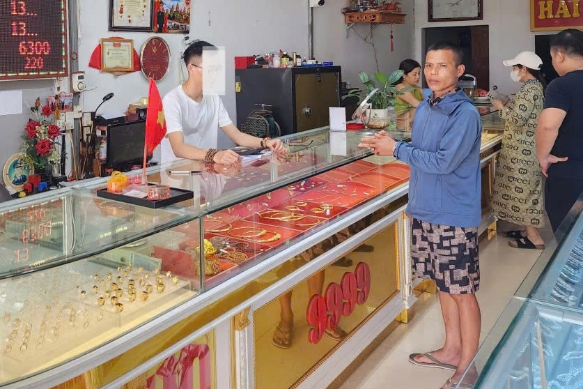 Liên tiếp các vụ cướp giật vàng trên đường vắng, lộ danh tính 2 nghi phạm