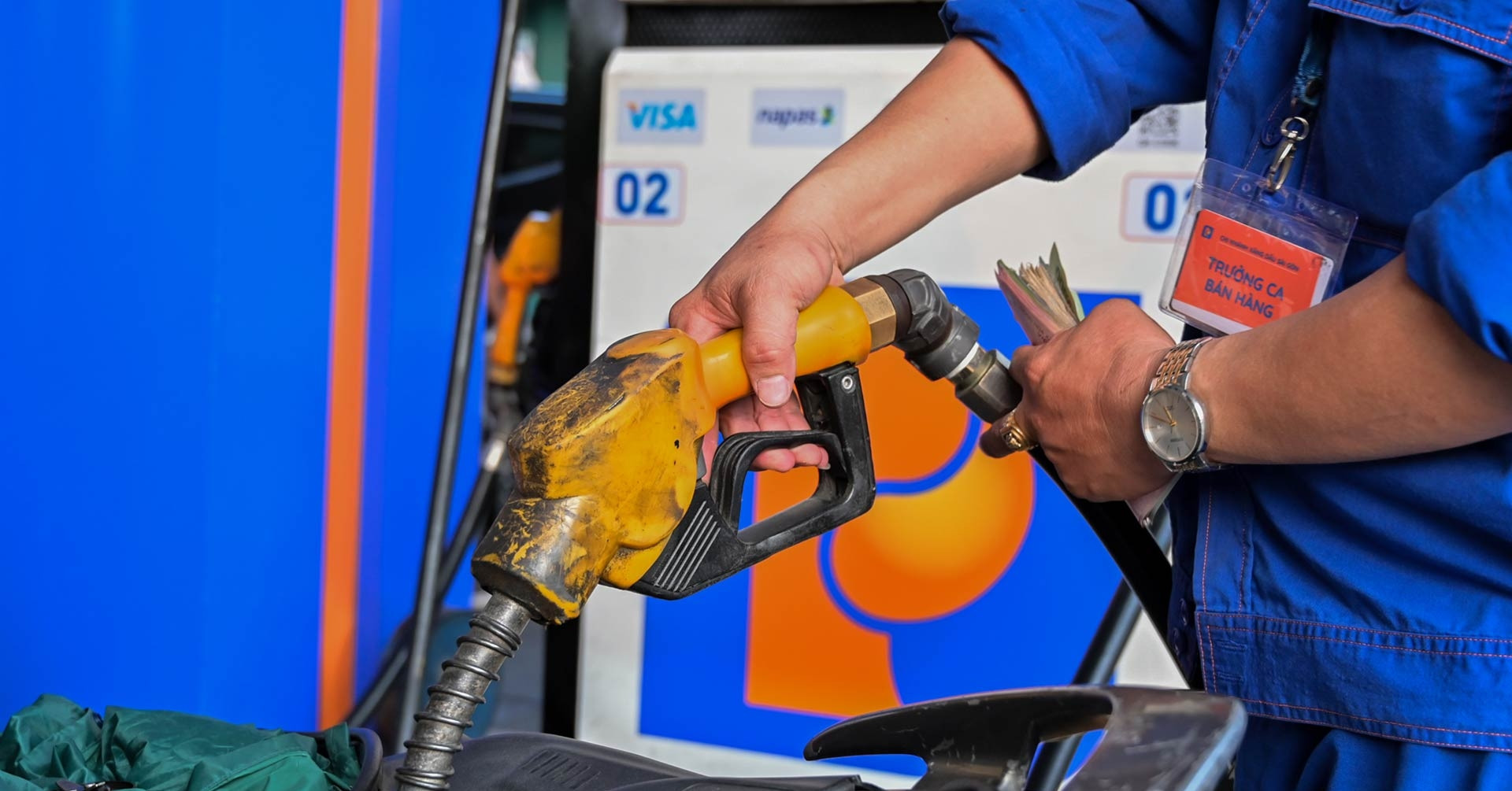 Giá xăng dầu hôm nay 30/10: Thế giới giảm, xăng trong nước vượt 26.000 đồng/lít