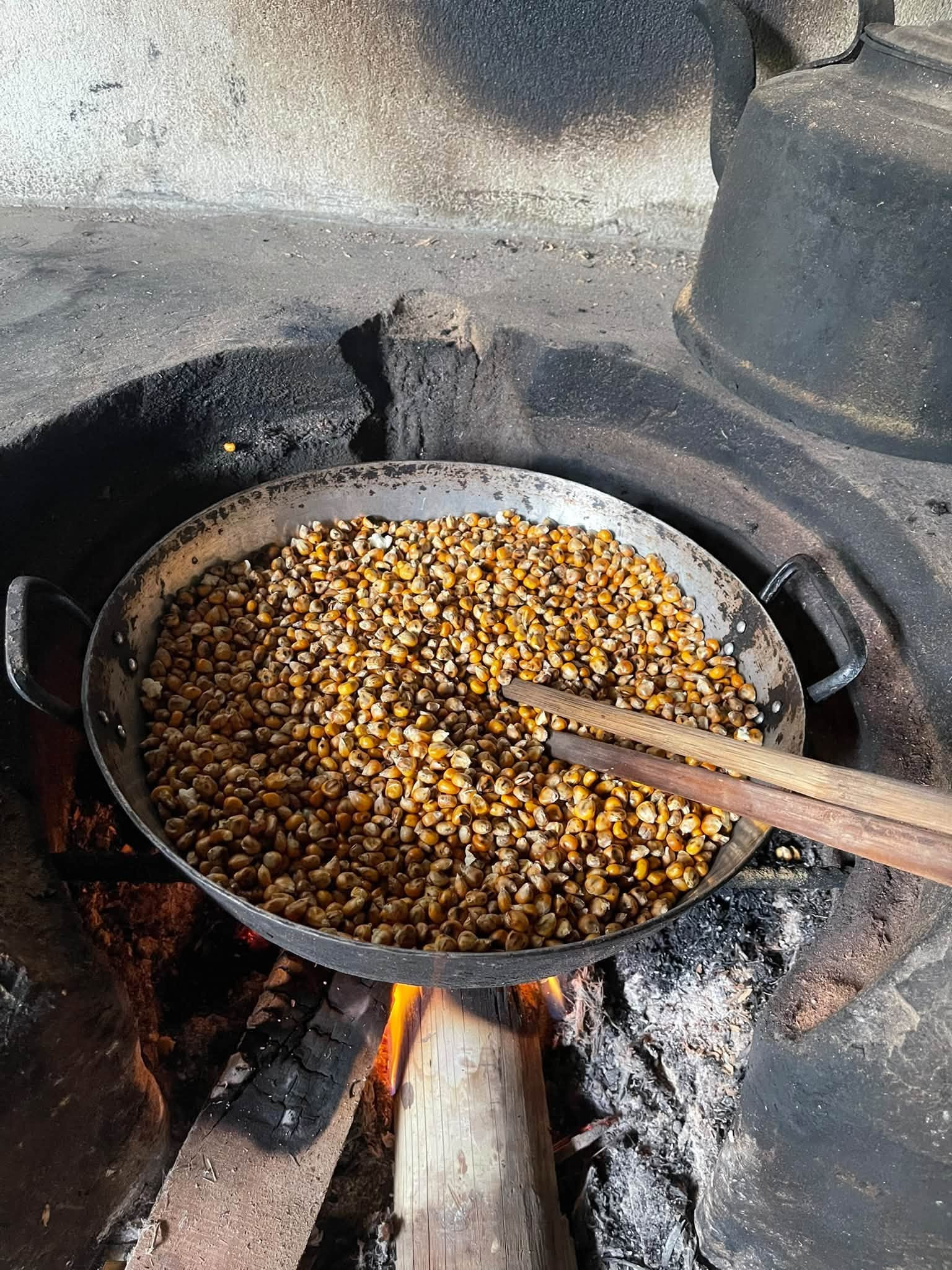 https://static-images.vnncdn.net/vps_images_publish/000001/000003/2026/10/30/nem-nuong-tho-xuan-03-942.jpg