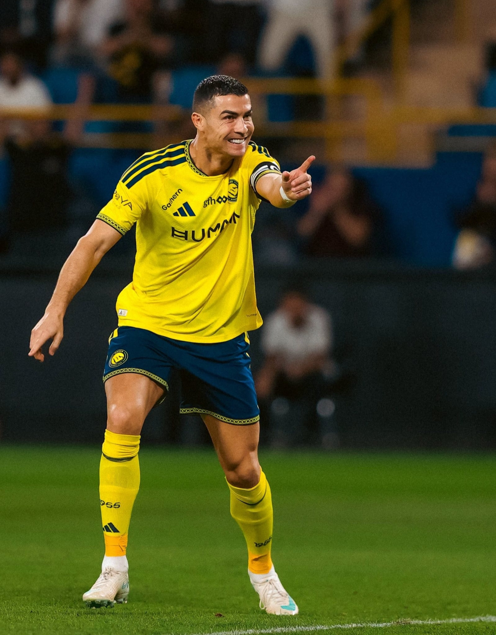 https://static-images.vnncdn.net/vps_images_publish/000001/000003/2026/10/30/ronaldo-lap-hat-trick-thu-67-al-nassr-thang-tran-kich-tinh-206.jpeg