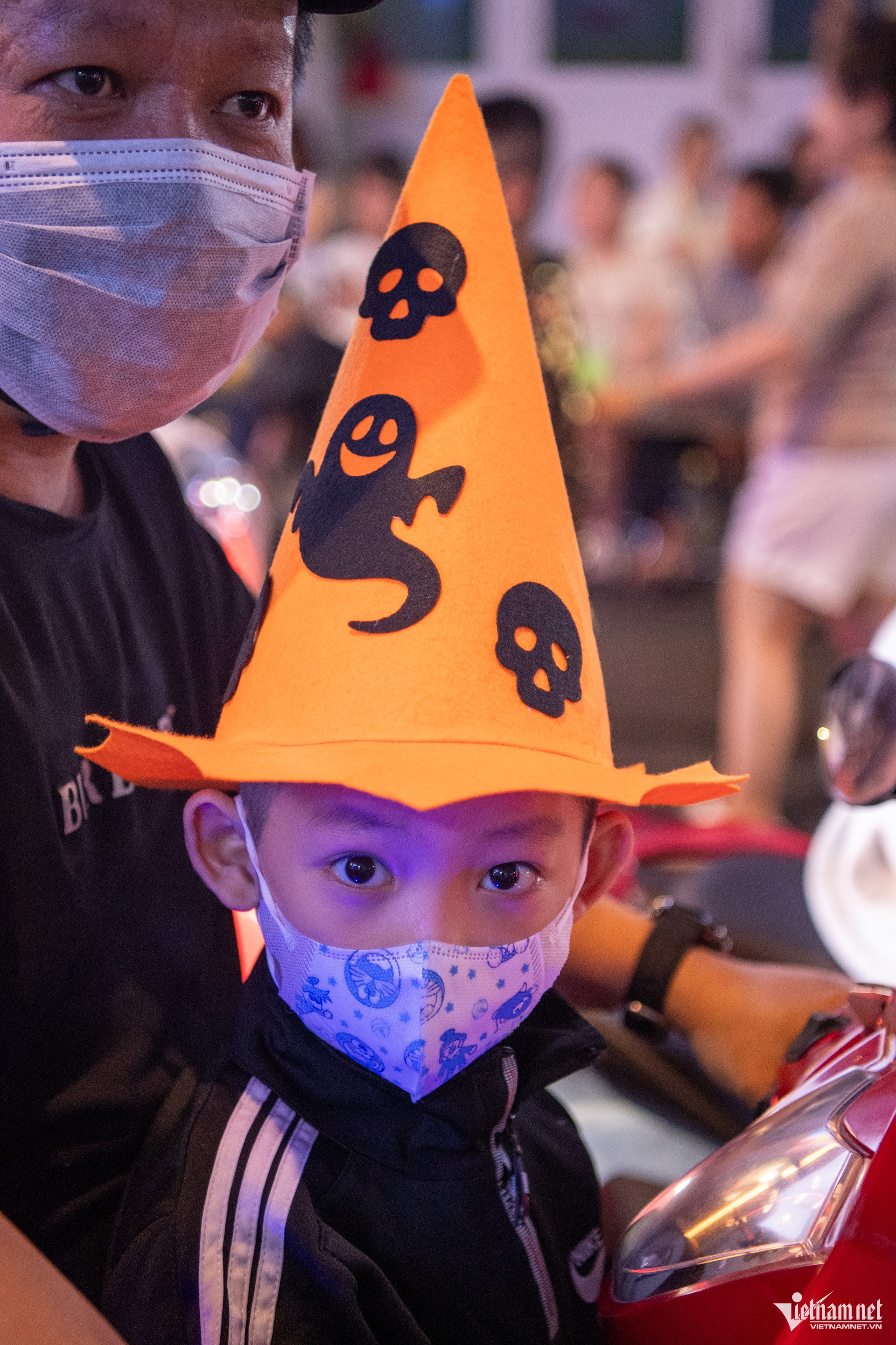 https://static-images.vnncdn.net/vps_images_publish/000001/000003/2026/10/31/w-halooween-tuan-hung-14-329.jpg