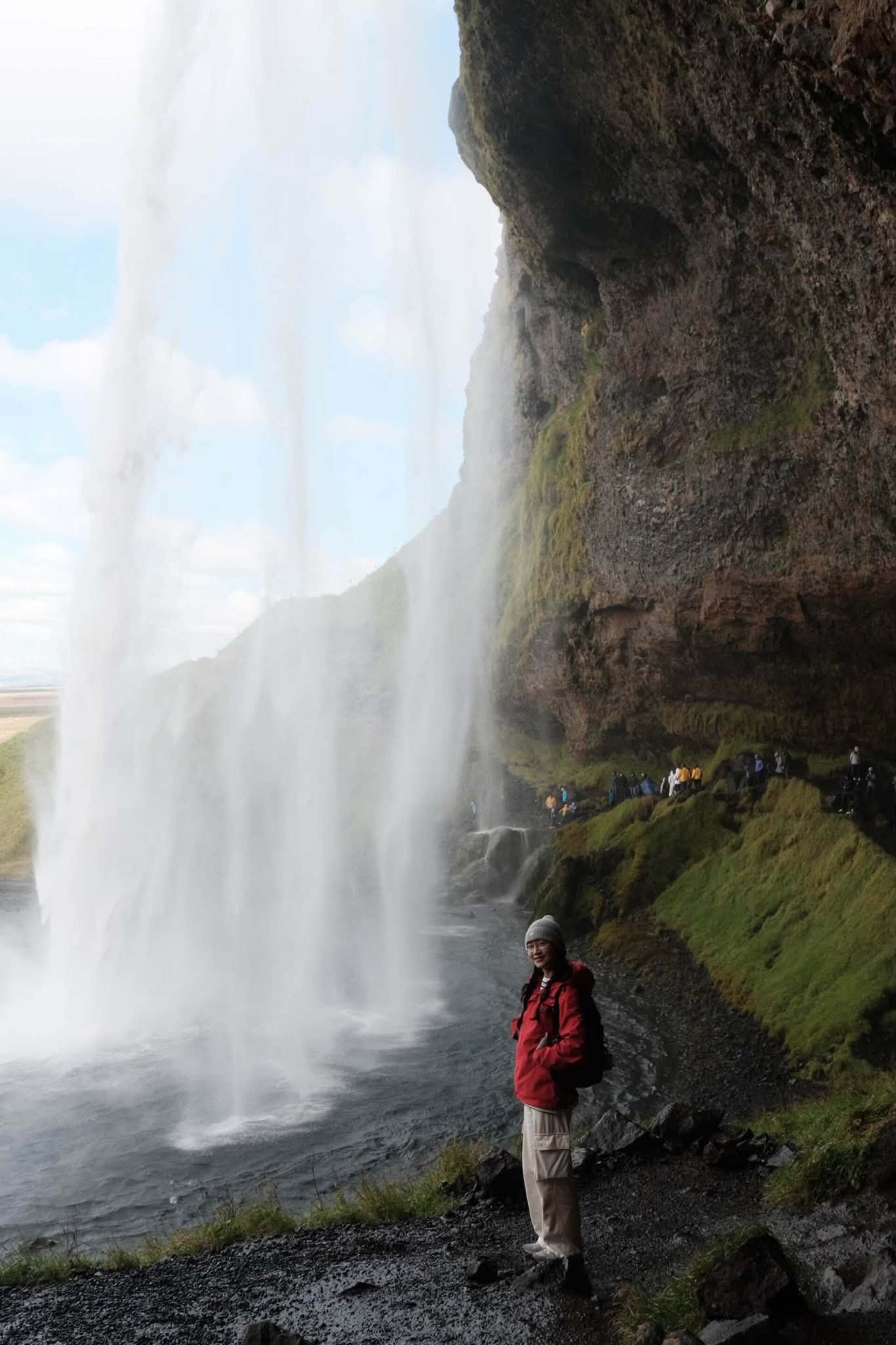 https://static-images.vnncdn.net/vps_images_publish/000001/000003/2026/10/4/du-lich-iceland-995.jpg