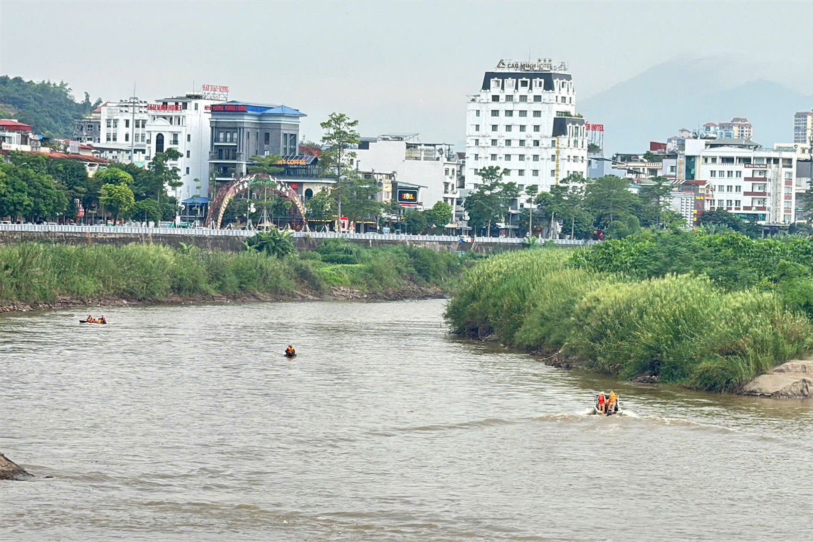 Hé lộ diễn biến vụ kiểm lâm viên mất tích trên sông Hồng