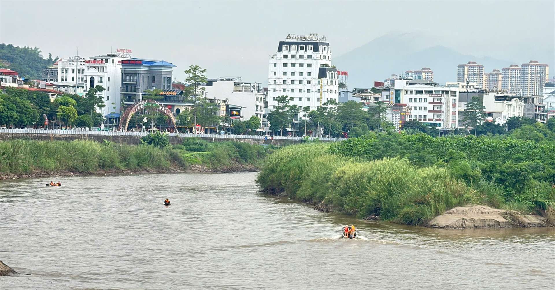 Hé lộ diễn biến vụ kiểm lâm viên mất tích trên sông Hồng