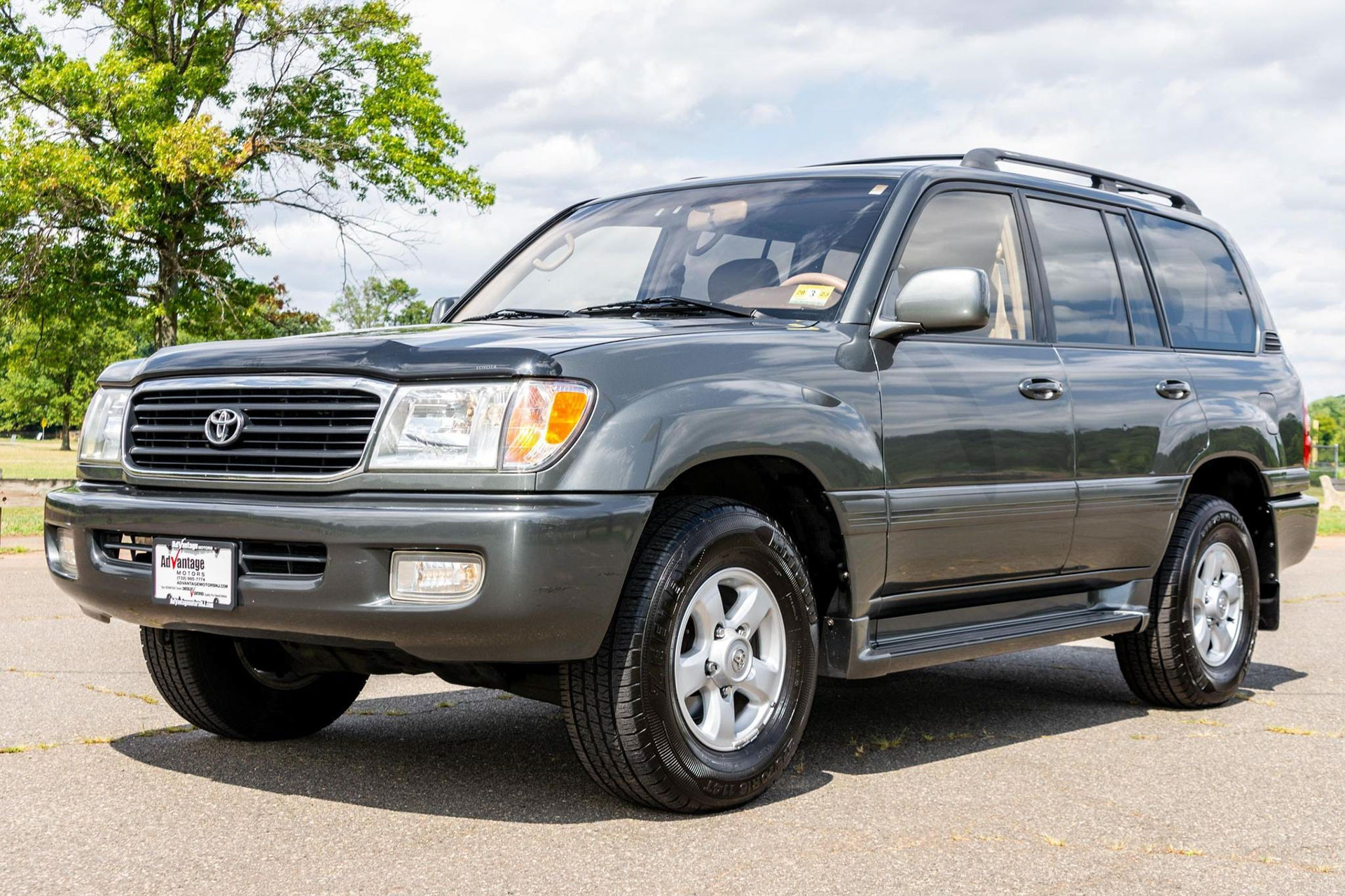 Loạt xe Toyota Land Cruiser cũ được thanh lý giá rẻ, có xe chỉ 211 triệu đồng