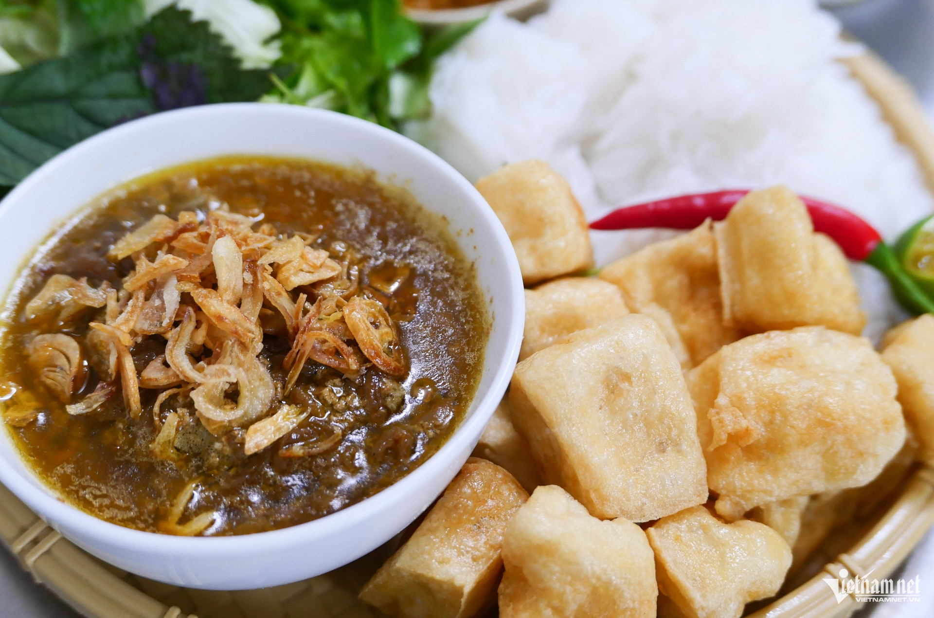 https://static-images.vnncdn.net/vps_images_publish/000001/000003/2026/10/4/w-bun-rieu-ba-thiep-881.jpg