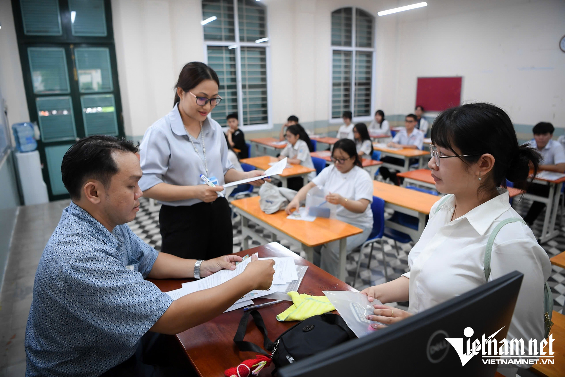 W-thi THPT TPHCM Tuấn Hùng 3.jpg