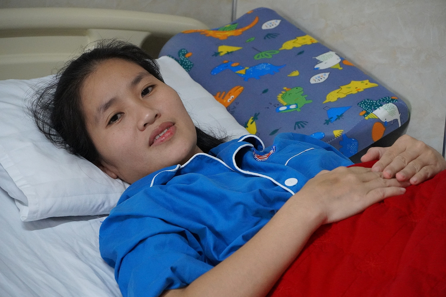 Cô giáo bị xe tải cán khi lao ra cứu học sinh: 'Tôi ước được trở lại bục giảng'