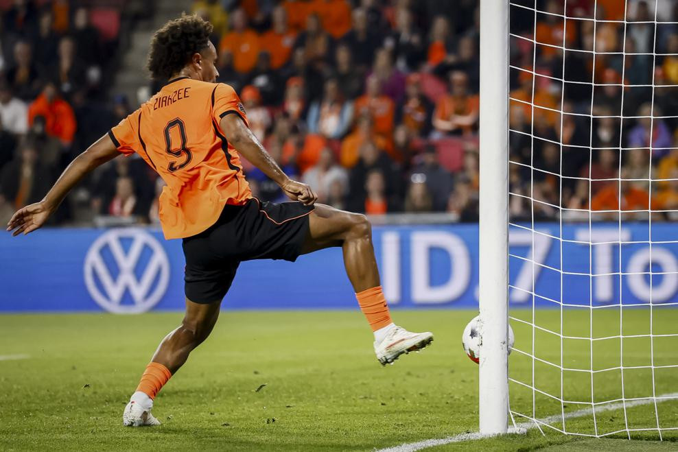 editorial_uefa_com fbl eur nations ned srb (1).jpg